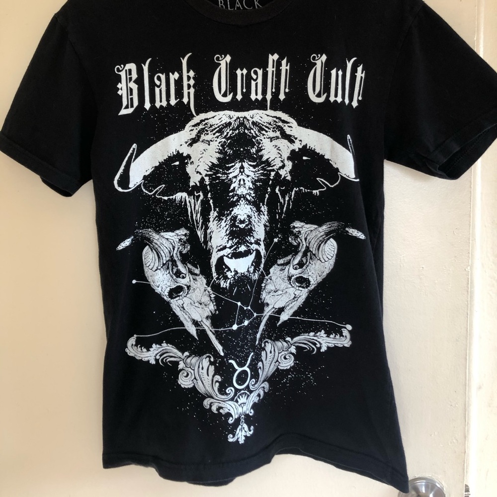 Black craft cult Taurus tee